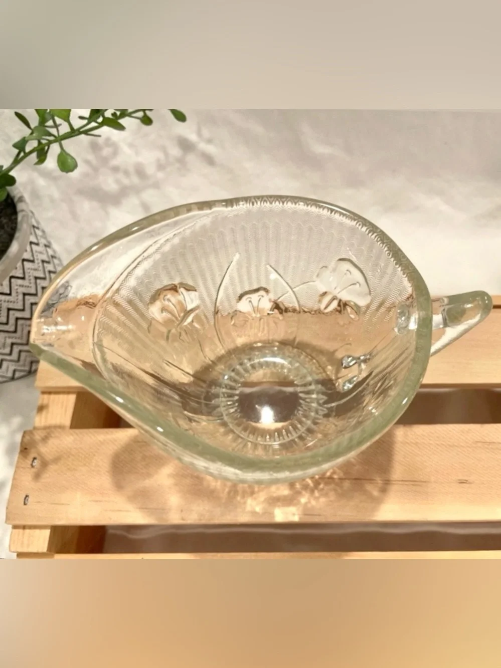 ☀️☀️2/$10 Jeannette Glass “Iris and Herringbone” Pattern Pressed Glass Creamer